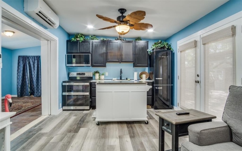 5709 Campfire Lane, Granbury, TX 76049, 1 Bedroom Bedrooms, ,1 BathroomBathrooms,Residential,For Sale,5709 Campfire Lane,20991772