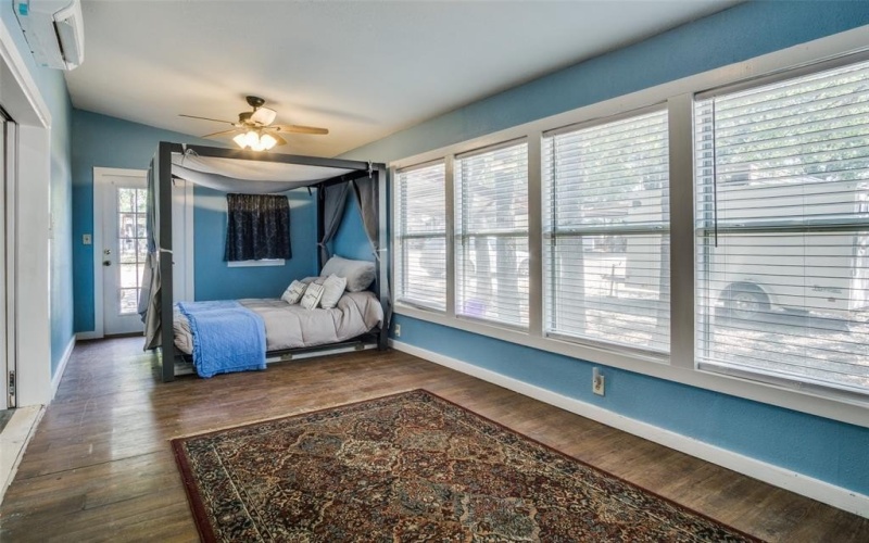 5709 Campfire Lane, Granbury, TX 76049, 1 Bedroom Bedrooms, ,1 BathroomBathrooms,Residential,For Sale,5709 Campfire Lane,20991772