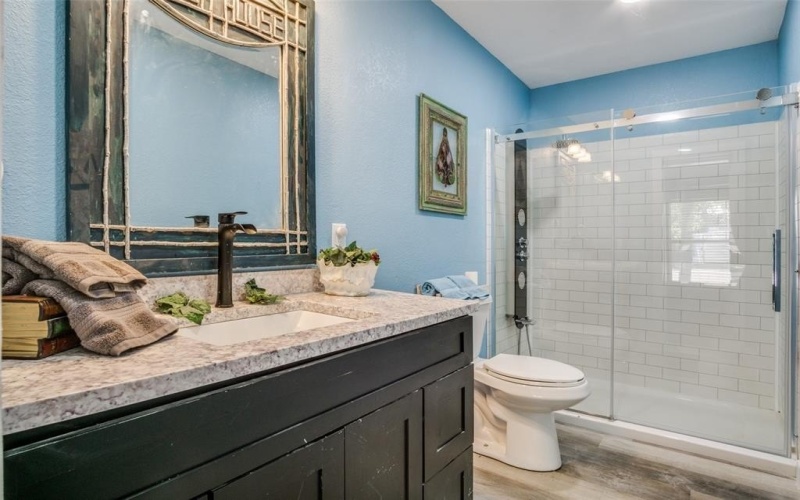 5709 Campfire Lane, Granbury, TX 76049, 1 Bedroom Bedrooms, ,1 BathroomBathrooms,Residential,For Sale,5709 Campfire Lane,20991772