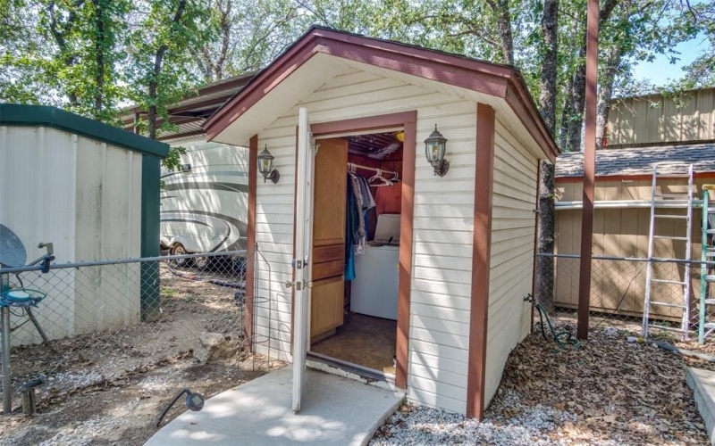 5709 Campfire Lane, Granbury, TX 76049, 1 Bedroom Bedrooms, ,1 BathroomBathrooms,Residential,For Sale,5709 Campfire Lane,20991772