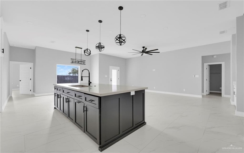 1915 Chandler Circle, Edinburg, TX 78542, 4 Habitaciones Habitaciones , ,2 BañosBaños,Residential,En Venta,1915 Chandler Circle,475396