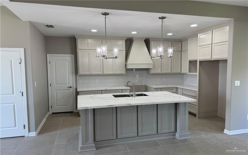 12711 N 37th Lane, McAllen, TX 78504, 3 Habitaciones Habitaciones , ,2 BañosBaños,Residential,En Venta,12711 N 37th Lane,475415