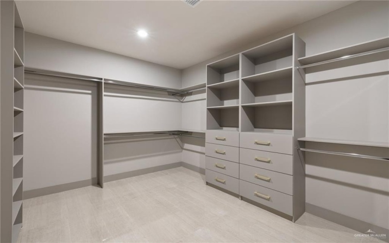 3808 Zenker Avenue, McAllen, TX 78504, 4 Bedrooms Bedrooms, ,3 BathroomsBathrooms,Residential,For Sale,3808 Zenker Avenue,475437