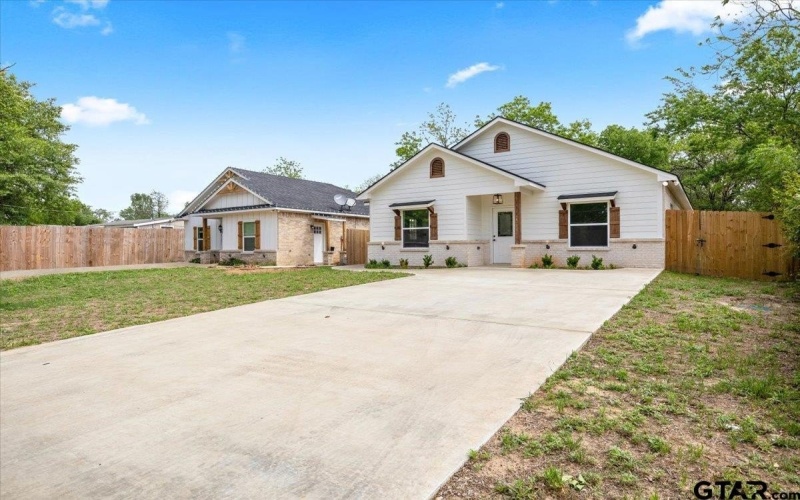 906 S Turner, Tyler, TX 75701, 3 Bedrooms Bedrooms, ,2 BathroomsBathrooms,Residential,For Sale,906 S Turner,25005165