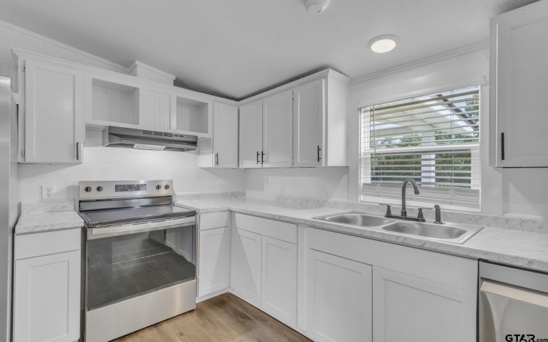 441 N Hill, Tyler, TX 75706, 3 Bedrooms Bedrooms, ,2 BathroomsBathrooms,Residential,For Sale,441 N Hill,25010275