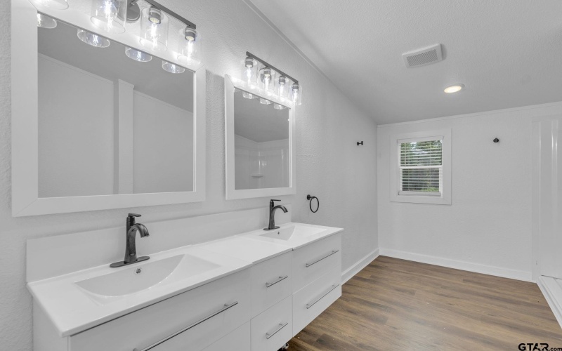 441 N Hill, Tyler, TX 75706, 3 Bedrooms Bedrooms, ,2 BathroomsBathrooms,Residential,For Sale,441 N Hill,25010275