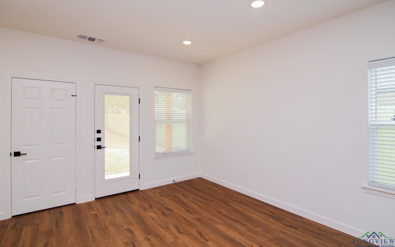 125 Vesta St, Longview, TX 75602, 3 Bedrooms Bedrooms, ,2 BathroomsBathrooms,Residential,For Sale,125 Vesta St,20254692