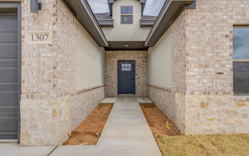 1307 Quincy Avenue, Lubbock, TX 79416, 3 Bedrooms Bedrooms, ,2 BathroomsBathrooms,Residential,For Sale,1307 Quincy Avenue,202557431