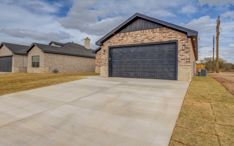1309 Quincy Avenue, Lubbock, TX 79416, 3 Bedrooms Bedrooms, ,2 BathroomsBathrooms,Residential,For Sale,1309 Quincy Avenue,202557432