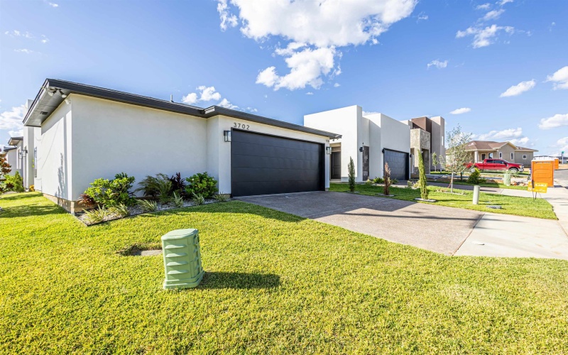 3702 Yoyis St., Laredo, TX 78046, 3 Bedrooms Bedrooms, ,2 BathroomsBathrooms,Residential,For Sale,3702 Yoyis St.,20252924