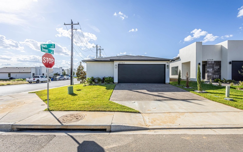 3702 Yoyis St., Laredo, TX 78046, 3 Bedrooms Bedrooms, ,2 BathroomsBathrooms,Residential,For Sale,3702 Yoyis St.,20252924