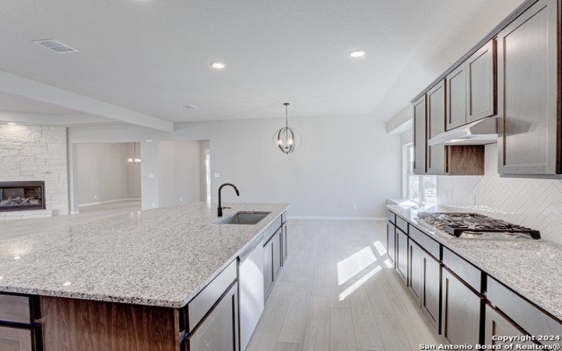 534 Englewood Lane, Castroville, TX 78009, 4 Habitaciones Habitaciones , ,3 BañosBaños,Residential,En Venta,534 Englewood Lane,1755877