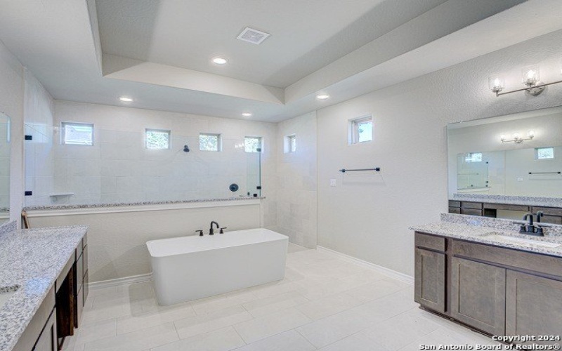 534 Englewood Lane, Castroville, TX 78009, 4 Habitaciones Habitaciones , ,3 BañosBaños,Residential,En Venta,534 Englewood Lane,1755877