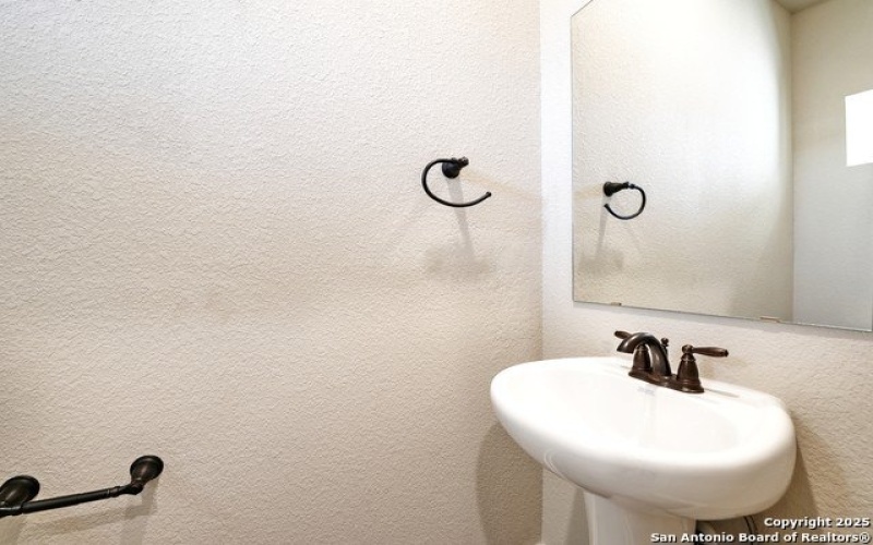 11319 Clearmine, San Antonio, TX 78224, ,8 BathroomsBathrooms,Residential Multi Family,For Sale,11319 Clearmine,1881827