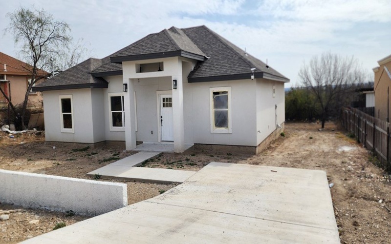 1184 Calle Baltica, Eagle Pass, TX 78852, 3 Habitaciones Habitaciones , ,2 BañosBaños,Residential,En Venta,1184 Calle Baltica,81004