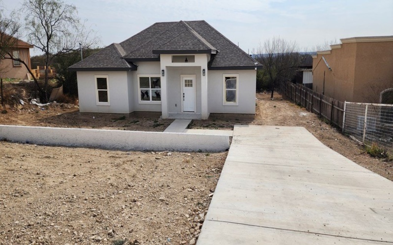 1184 Calle Baltica, Eagle Pass, TX 78852, 3 Habitaciones Habitaciones , ,2 BañosBaños,Residential,En Venta,1184 Calle Baltica,81004