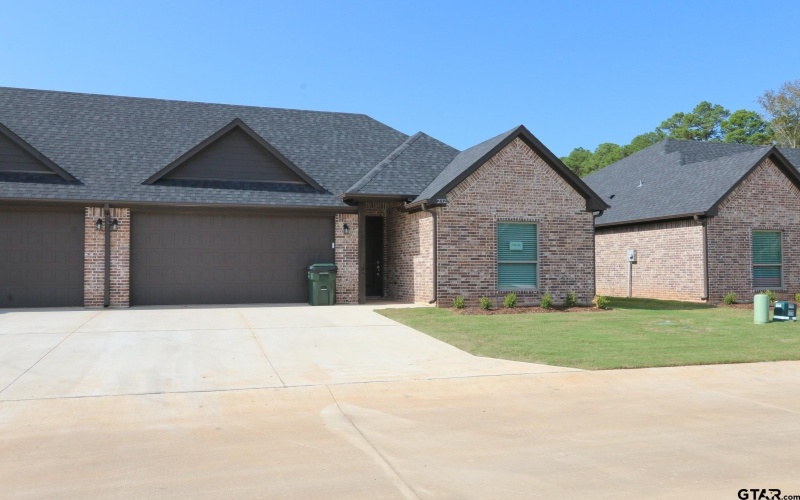 10243 CR 135, Flint, TX 75762, ,2 BathroomsBathrooms,Residential Multi Family,For Sale,10243 CR 135,25010322