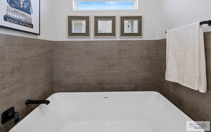 3518 TREASURE HILLS BLVD., HARLINGEN, TX 78550, 4 Bedrooms Bedrooms, ,2 BathroomsBathrooms,Residential,For Sale,3518 TREASURE HILLS BLVD.,29766616