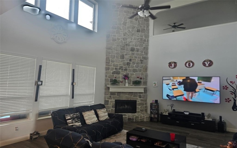 150 Fire Wheel Drive, Waxahachie, TX 75167, 6 Habitaciones Habitaciones , ,3 BañosBaños,Residential,En Venta,150 Fire Wheel Drive,20803317