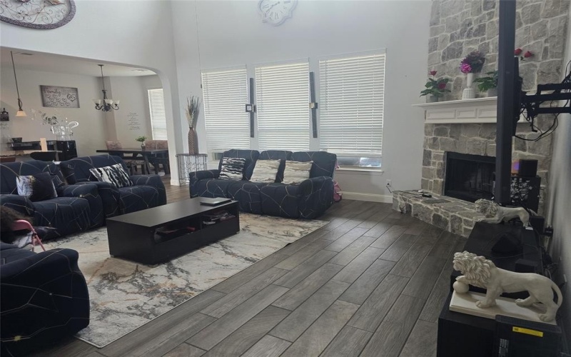 150 Fire Wheel Drive, Waxahachie, TX 75167, 6 Habitaciones Habitaciones , ,3 BañosBaños,Residential,En Venta,150 Fire Wheel Drive,20803317