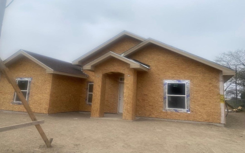 903 KIFURI STREET, Eagle Pass, TX 78852, 3 Bedrooms Bedrooms, ,2 BathroomsBathrooms,Residential,For Sale,903 KIFURI STREET,81031
