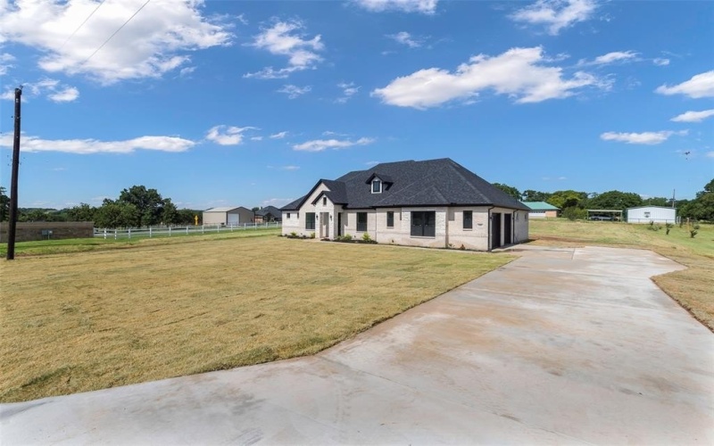 1001 Henry Way, Springtown, TX 76082, 4 Bedrooms Bedrooms, ,3 BathroomsBathrooms,Residential,For Sale,1001 Henry Way,20985038