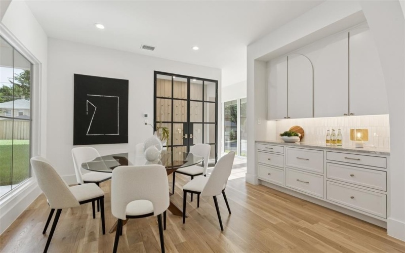 6263 Richmond Avenue, Dallas, TX 75214, 5 Bedrooms Bedrooms, ,6 BathroomsBathrooms,Residential,For Sale,6263 Richmond Avenue,20988371