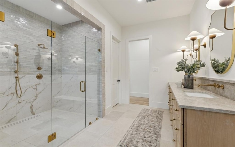 6263 Richmond Avenue, Dallas, TX 75214, 5 Bedrooms Bedrooms, ,6 BathroomsBathrooms,Residential,For Sale,6263 Richmond Avenue,20988371