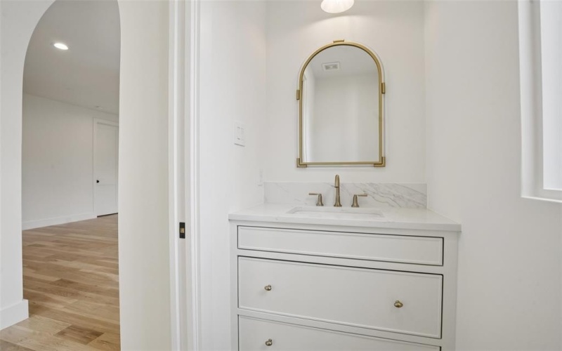 6263 Richmond Avenue, Dallas, TX 75214, 5 Bedrooms Bedrooms, ,6 BathroomsBathrooms,Residential,For Sale,6263 Richmond Avenue,20988371