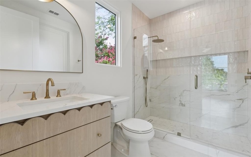 6263 Richmond Avenue, Dallas, TX 75214, 5 Bedrooms Bedrooms, ,6 BathroomsBathrooms,Residential,For Sale,6263 Richmond Avenue,20988371