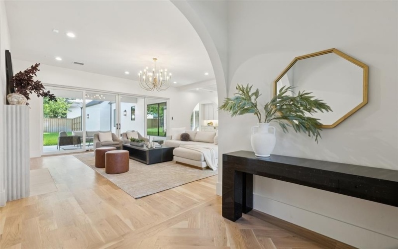 6263 Richmond Avenue, Dallas, TX 75214, 5 Bedrooms Bedrooms, ,6 BathroomsBathrooms,Residential,For Sale,6263 Richmond Avenue,20988371
