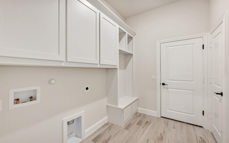 763 Crystal Lake Lane, Red Oak, TX 75154, 4 Habitaciones Habitaciones , ,3 BañosBaños,Residential,En Venta,763 Crystal Lake Lane,0,20989566