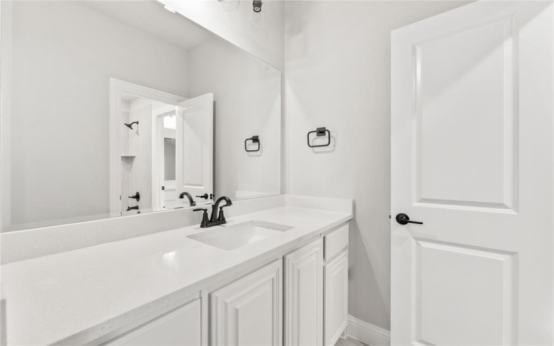 643 Crystal Lake Lane, Red Oak, TX 75154, 5 Habitaciones Habitaciones , ,5 BañosBaños,Residential,En Venta,643 Crystal Lake Lane,0,20989774