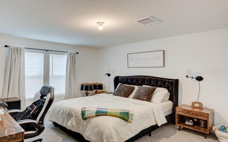 1349 W Hollow Oak Lane, Shreveport, LA 71107, 4 Habitaciones Habitaciones , ,2 BañosBaños,Residential,En Venta,1349 W Hollow Oak Lane,20991175