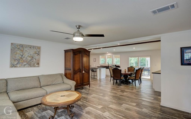 1349 W Hollow Oak Lane, Shreveport, LA 71107, 4 Habitaciones Habitaciones , ,2 BañosBaños,Residential,En Venta,1349 W Hollow Oak Lane,20991175
