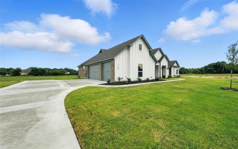 1106 Silver Sage Trail, Weatherford, TX 76085, 4 Bedrooms Bedrooms, ,2 BathroomsBathrooms,Residential,For Sale,1106 Silver Sage Trail,20992540