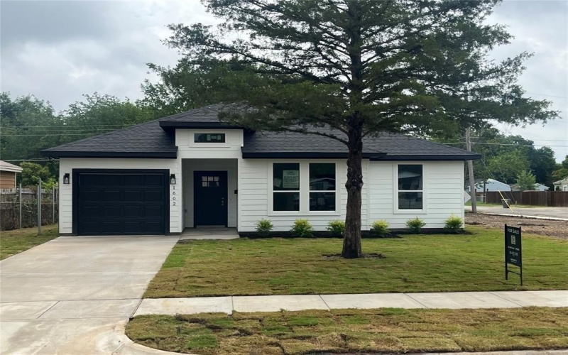 1602 Holcomb Road, Dallas, TX 75217, 4 Habitaciones Habitaciones , ,2 BañosBaños,Residential,En Venta,1602 Holcomb Road,20992636