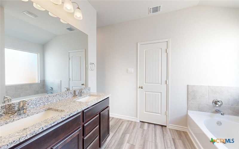 4849 Hawkins Drive, Belton, TX 76513, 3 Bedrooms Bedrooms, ,2 BathroomsBathrooms,Residential,For Sale,4849 Hawkins Drive,585776