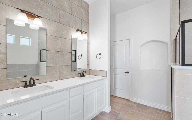 13972 Paseo Central Avenue, Horizon City, TX 79928, 4 Habitaciones Habitaciones , ,2 BañosBaños,Residential,En Venta,13972 Paseo Central Avenue,926007