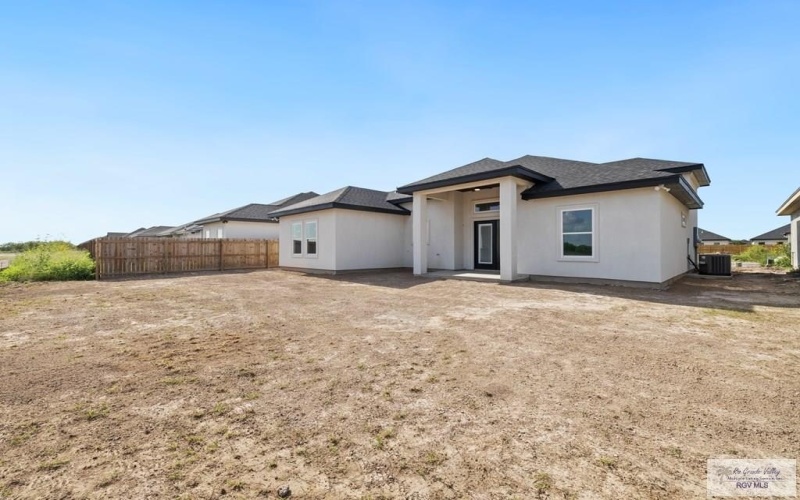 7434 LAKE HAVASU, BROWNSVILLE, TX 78526, 3 Habitaciones Habitaciones , ,2 BañosBaños,Residential,En Venta,7434 LAKE HAVASU,29766640