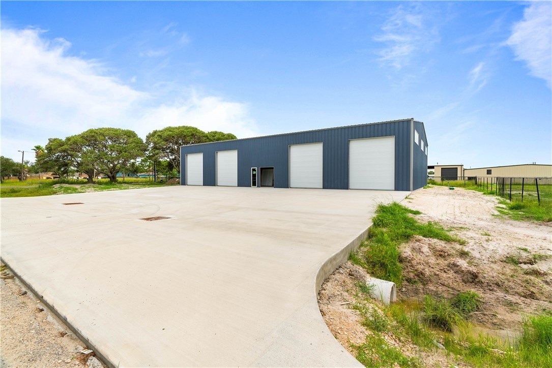 114 W First St, Rockport, TX 78382, ,Residential,For Sale,114 W First St,461750