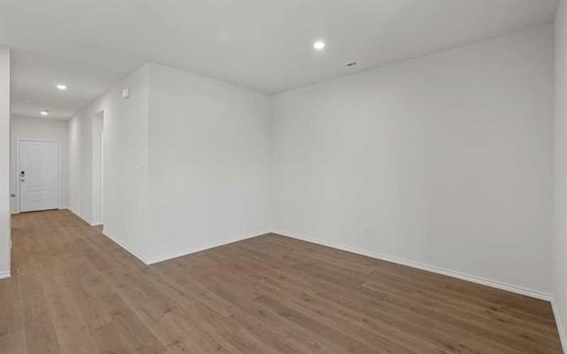 904 Barton Drive, Ennis, TX 75119, 4 Habitaciones Habitaciones , ,2 BañosBaños,Residential,En Venta,904 Barton Drive,20993274