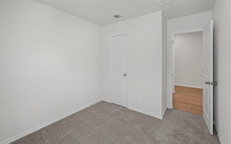 904 Barton Drive, Ennis, TX 75119, 4 Habitaciones Habitaciones , ,2 BañosBaños,Residential,En Venta,904 Barton Drive,20993274