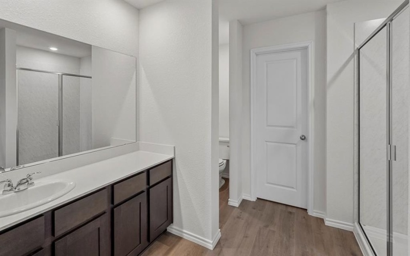 904 Barton Drive, Ennis, TX 75119, 4 Habitaciones Habitaciones , ,2 BañosBaños,Residential,En Venta,904 Barton Drive,20993274