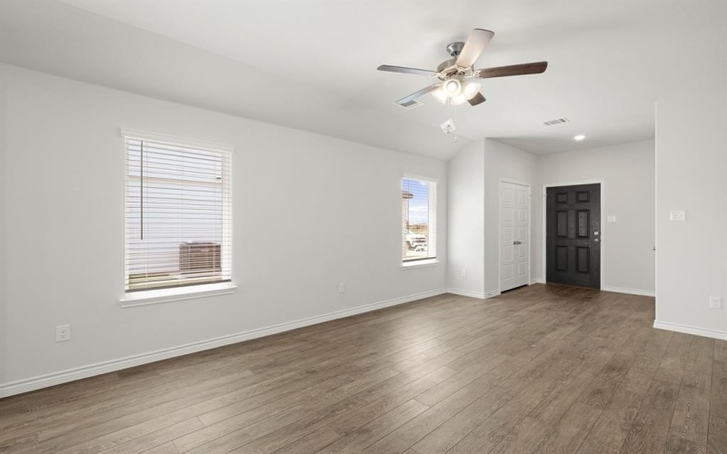 7016 Trestle Street, Fort Worth, TX 76036, 3 Bedrooms Bedrooms, ,2 BathroomsBathrooms,Residential,For Sale,7016 Trestle Street,20993366