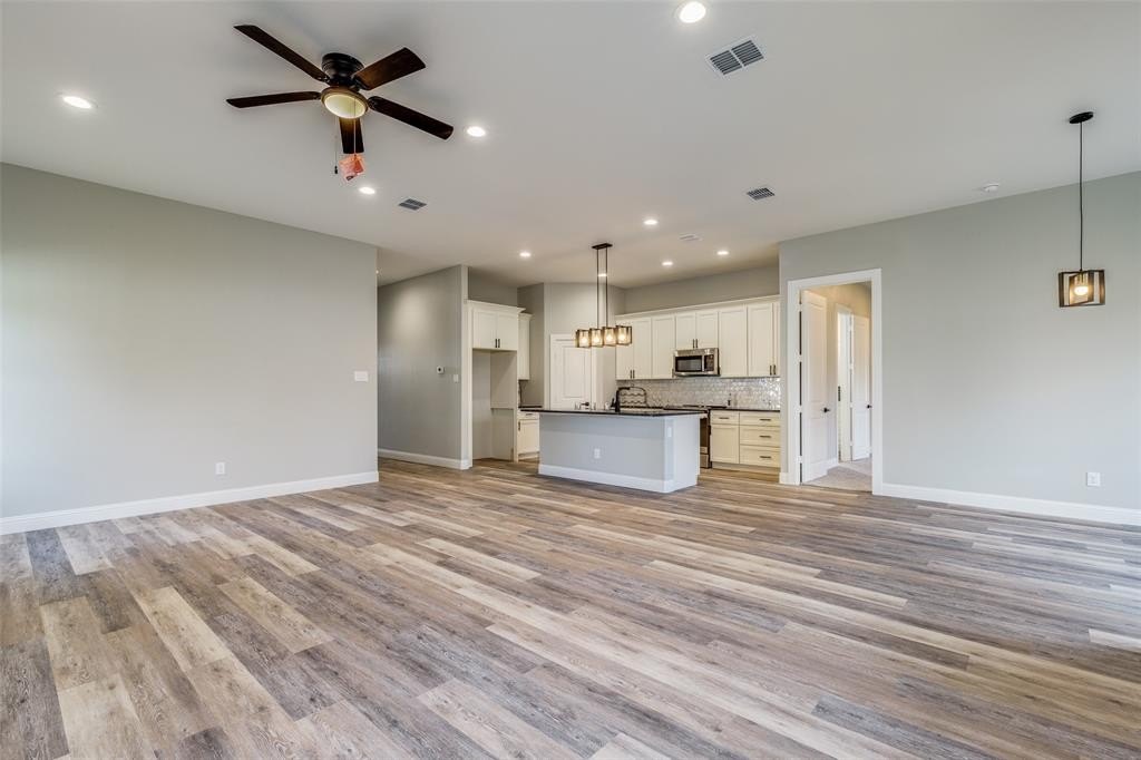8219 Elam Road, Dallas, TX 75217, 4 Bedrooms Bedrooms, ,2 BathroomsBathrooms,Residential,For Sale,8219 Elam Road,20993415