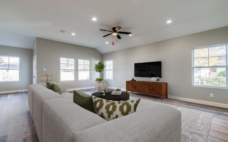 8219 Elam Road, Dallas, TX 75217, 4 Bedrooms Bedrooms, ,2 BathroomsBathrooms,Residential,For Sale,8219 Elam Road,20993415