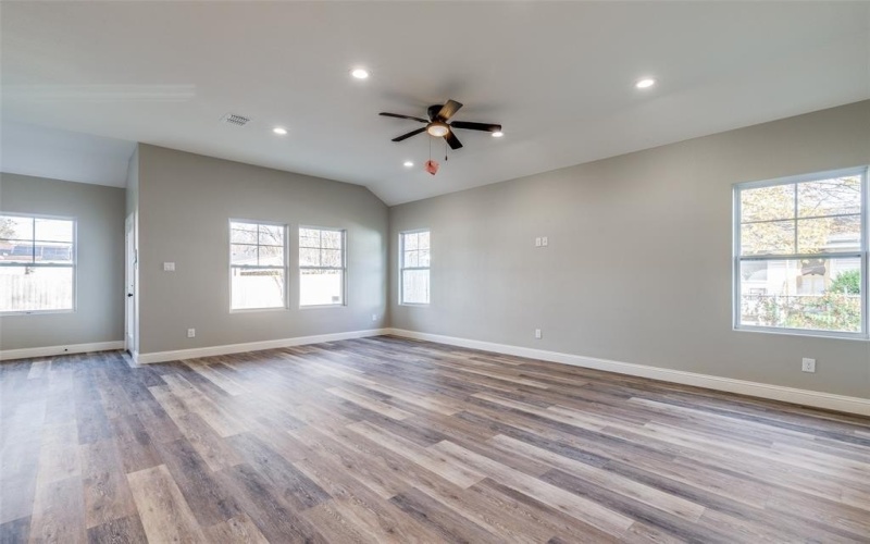 8219 Elam Road, Dallas, TX 75217, 4 Bedrooms Bedrooms, ,2 BathroomsBathrooms,Residential,For Sale,8219 Elam Road,20993415