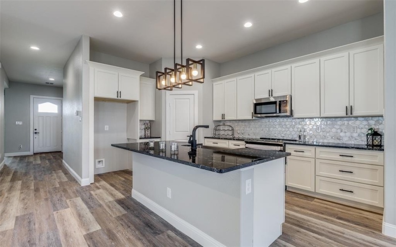 8219 Elam Road, Dallas, TX 75217, 4 Bedrooms Bedrooms, ,2 BathroomsBathrooms,Residential,For Sale,8219 Elam Road,20993415