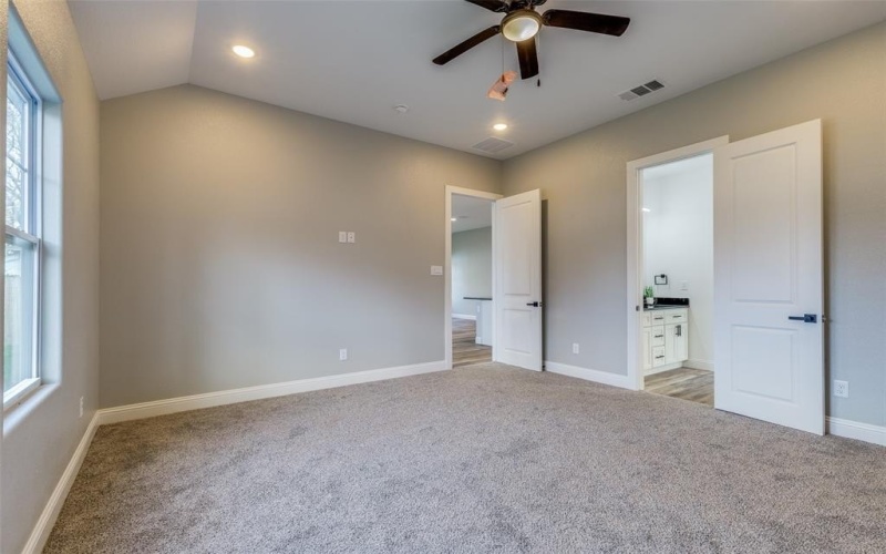 8219 Elam Road, Dallas, TX 75217, 4 Bedrooms Bedrooms, ,2 BathroomsBathrooms,Residential,For Sale,8219 Elam Road,20993415